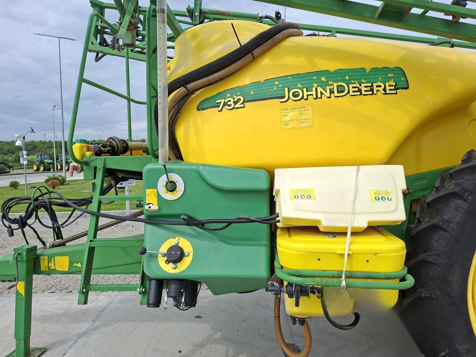Stropitoare tractată John Deere 732 — 2